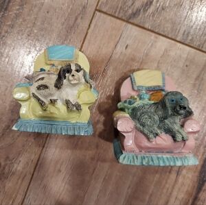 VTG King Charles Spaniel Dog Sitting On Arm Chair Ceramic Figurine Hand Painted